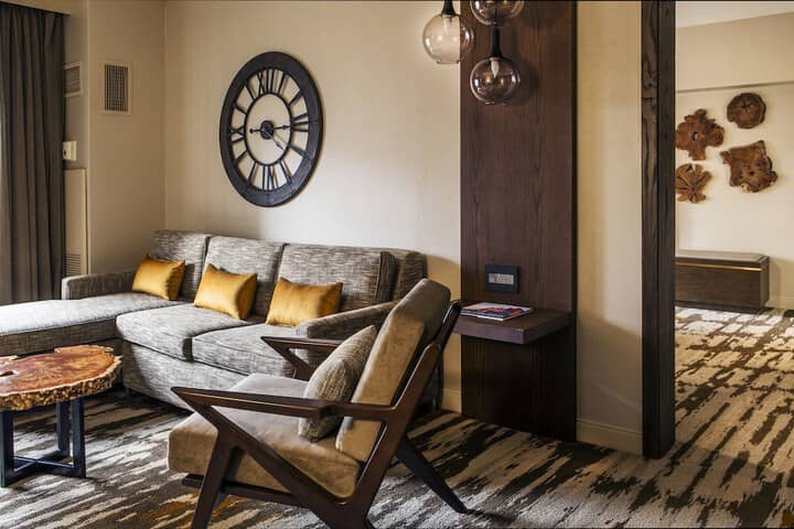 Room 42 of 151