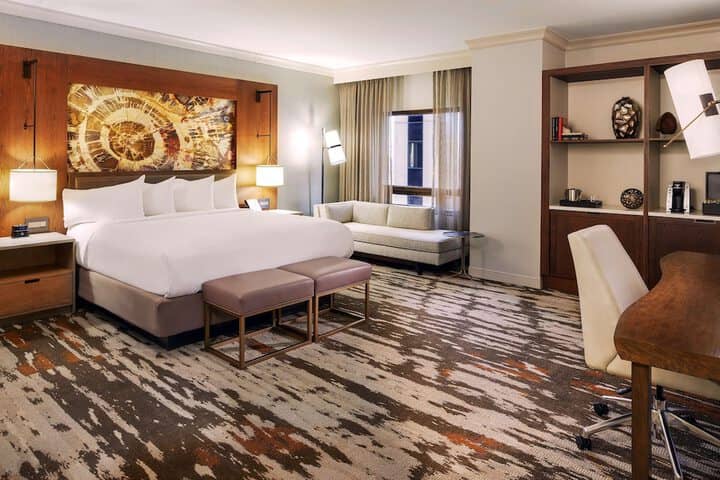 Room 28 of 151